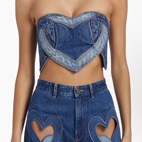 𝑨𝑹𝑬𝑨 𝑷𝒂𝒕𝒄𝒉𝒘𝒐𝒓𝒌 𝑯𝒆𝒂𝒓𝒕 𝑫𝒆𝒏𝒊𝒎 𝑩𝒂𝒏𝒅𝒆𝒂𝒖 𝑻𝒐𝒑
𝑾𝒐𝒎𝒆𝒏'𝒔 - Picture 5 of 8